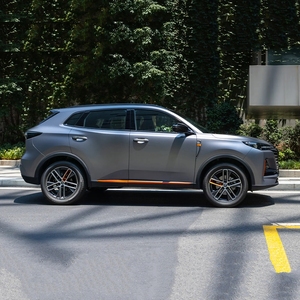 Changan CS55 Plus 2023 3ème Génération 1.5L Essence PHEV <span class=keywords><strong>Hybride</strong></span> SUV Compact Voiture d'occasion Volant à Gauche Intérieur Cuir Foncé Stock Chine - Product Image 4