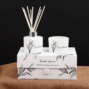 Set de Regalo de Vela Aromática y Difusor de Varillas con Aroma a Mora Francesa, en Frasco de Vidrio Minimalista, Fragancia para el Hogar - Product Image 2