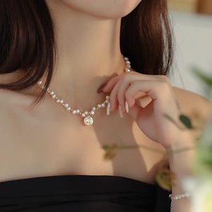 Collier en perles d'eau douce naturelles Portrait de Reine 2025 pour femmes, chaîne de clavicule de luxe haut de gamme, cadeau haut de gamme - Product Image 2