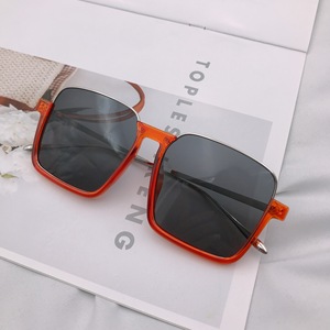 แว่นกันแดดทรงสี่เหลี่ยมครึ่งกรอบ UV400 ป้องกันแสงสีฟ้า สำหรับผู้ใหญ่ สไตล์ unisex - Product Image 2