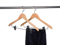 Cintres en bois massif pour magasin de vêtements Cintres en bois antidérapants pour adultes en gros sans couture