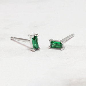 Ensemble de boucles d'oreilles clous en argent sterling S925 avec petit émeraude carrée - Product Image 2