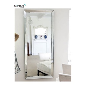 Miroir de salle de bain élégant, surface polie, résistant à l'eau, sans cadre - Product Image 6