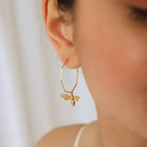 2024 Fashion Jewelry Delicate Earring Hoops Zinc Alloy Gold Plated Bee Earrings For Women