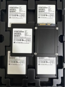 SSD per Archiviazione Aziendale D4-2SFXL-1600 D4 1.6TB SAS FAST VP 25X2.5 SSD Disco Rigido per Server Data Center - Product Image 4