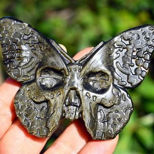 Exclusivo y Novedoso: Calaveras de Mariposa Talladas a Mano en Obsidiana Dorada y Plateada Natural, Diseño Plano de Cabeza de Mariposa Fantasma en Obsidiana para Regalo - Product Image 6