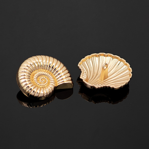 מותאם אישית כפתורים לא סדירים פגז ים עמילן כפתור מתכת צורה מיוחדת סגסוגת אבץ מתכת להק בגדים - Product Image 5