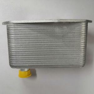 Enfriador de aceite de motor de piezas automotrices OEM ODM 11422247204 para <span class=keywords><strong>BMW</strong></span> 3 Series 5 Series 7 Series X5 E38 E39 <span class=keywords><strong>E46</strong></span> E53 330d M57 <span class=keywords><strong>330xd</strong></span> - Product Image 2
