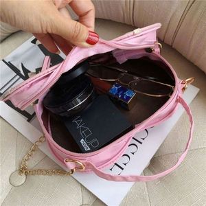กระเป๋าสะพายข้าง I-0628 รุ่น Factory Crossbody Messenger Bag น่ารักสำหรับสาวๆ แฟชั่นสายโซ่สะพายไหล่ สีลูกกวาด ใช้ได้ทั้งฤดูร้อนและฤดูหนาว - Product Image 6