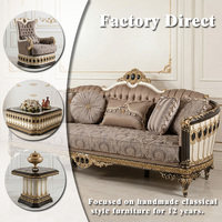Ensemble de canapés en bois massif de style turc européen de luxe, table et chaises cannelées dorées blanc perle pour l'intérieur de villas royales et palais