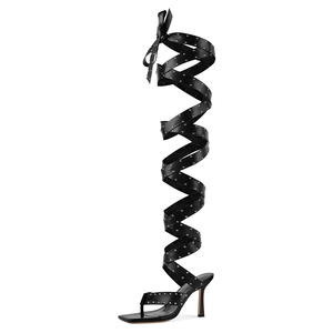 Sandalias Negras en Espiral por Encima de la Rodilla - Tacones de Aguja con Lazo y Tachuelas para Fiesta - Product Image 2