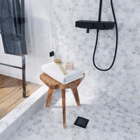 Carreaux de miroir en marbre blanc de Carrare texturé vieilli, forme hexagonale alvéolée, bord biseauté, style parquet européen, pour mur intérieur