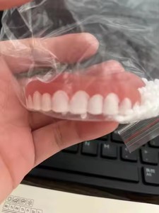 Couverture de <span class=keywords><strong>dent</strong></span> de fausses dents Placages de sourire parfaits Fit Flex Denture Paste Cosmétique Snap Smile Bretelles artificielles <span class=keywords><strong>pour</strong></span> les dents - Product Image 5