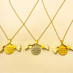 Collier Pendentif Tournesol et Marguerite en Acier Inoxydable Plaqué Or 18 carats pour <span class=keywords><strong>Femme</strong></span> - Vente en Gros de Bijoux Inspirants - Product Image 4