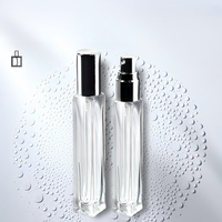 Atomiseur de parfum carré en verre de luxe de marque YXY, 10 ml, rechargeable, avec pompe pulvérisatrice en aluminium, modèle YXY-0040, commande minimale