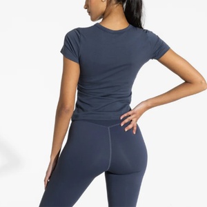 T-shirts pour femmes d'été personnalisés, tendance, de haute qualité, col rond, t-shirts pour femmes en gros, t-shirt court ajusté pour femmes - Product Image 6