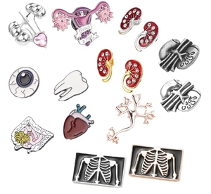 Broches personnalisées en métal motif chien de dessin animé, badges Poppy, badges à logo UV, thème artistique, écologiques, cadeaux de Thanksgiving pour les amoureux des animaux, enfants <span class=keywords><strong>1</strong></span> - Product Image 1