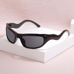 Gafas de Sol Deportivas Y2K con Marco Negro de PC, Protección UV400, Estilo Masculino, Clase 2, Origen Taizhou OG-20253 - Product Image 4