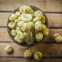 Makhana (Nueces de Zorro) Tostadas y Saborizadas, Listas para Comer, Snack Saludable, Rico en Proteínas, Vegano, Sin Gluten, Bajo en Calorías, Marca Privada, Crujiente