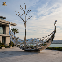 Escultura de Velero Personalizada en Acero Inoxidable con Acabado Espejo, Arte Náutico Público para Marina, Plaza Costera y Resort de Playa de Lujo