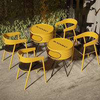 Ensemble de tables et chaises hautes de restaurant en fer industriel - Écologique et facile à nettoyer pour la salle de sport, l'hôtel, le salon et l'extérieur