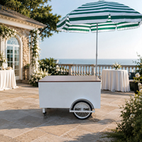 Chariot de vente ambulant avec parasol, chariot de présentation mobile pour aliments et boissons, idéal pour les marchés de rue, les événements et la restauration