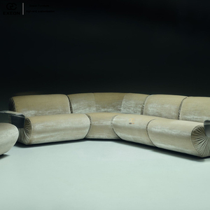 Juego de Sofás en Forma de L de Diseño Italiano Clásico y Lujoso para Sala de Estar de Villa - Sofá de Terciopelo - Product Image 2