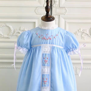 Maxi abito ricamato a mano per bambini a tinta unita in pizzo a manica corta bellissimi fiori per bambine ispirato allo stile spagnolo - Product Image 4