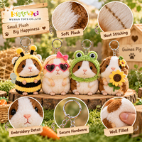 Breloques en peluche cochon d'Inde en gros, assortiment de porte-clés de costume, série de collection pour présentation en magasin et marque privée