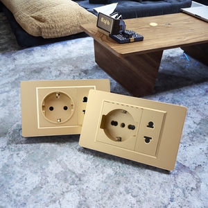 Enchufe de Pared Universal Italiano Estándar Europeo de 2 Pines con Panel de PC Dorado, con 3 Puertos de Salida USB-A y 3 Puertos de Salida USB-C, 16A, 110-250V - Product Image 3