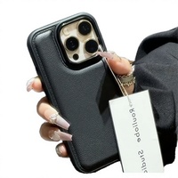 Stoßfeste Kunstleder-Handyhülle, Weiche Hautfreundliche Schutzhülle mit Großen Aussparungen für iPhone 17 Pro Max