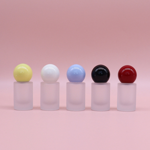 ขวดน้ำหอมแก้วฝ้าทรงกลม 15 มล. คอจีบ ฝาบอล ขวดสเปรย์แก้วเปล่า - Product Image 6