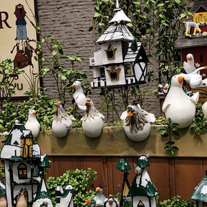 Adornos <span class=keywords><strong>de</strong></span> Gallina <span class=keywords><strong>de</strong></span> Resina <span class=keywords><strong>de</strong></span> <span class=keywords><strong>Cuento</strong></span> <span class=keywords><strong>de</strong></span> Hadas Creativos con Ojos Grandes para Decoración <span class=keywords><strong>de</strong></span> Exteriores - Product Image 1