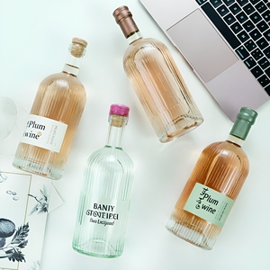 Bouteille à liqueur en verre transparent personnalisée <span class=keywords><strong>de</strong></span> 500 ml, design à rayures verticales, fond épaissi, avec bouchon - Product Image 2