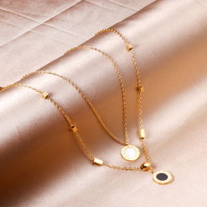 Collier pendentif en coquillage naturel multi-chaînes plaqué or 18 carats pour femmes, vente en gros - Product Image 5