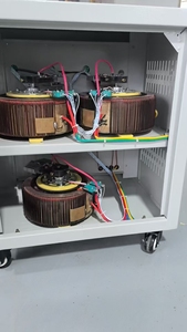 منظم جهد من النوع المؤازر 15KVA AC V من ثلاث مراحل SBW مثبت الجهد الصناعي <span class=keywords><strong>Avr</strong></span> - Product Image 4