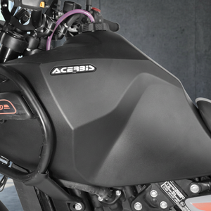 Serbatoio Carburante Acerbis di Alta Qualità per Himalayan 450 2024/2025, 23L, Colore Nero, Costruzione in Acciaio e Polietilene, Nuovo - Product Image 2