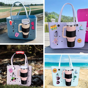 Portavasos ajustable para botellas de agua y tazas, accesorio portátil de tela negra para bebidas - Product Image 4