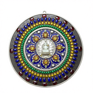 งานประติมากรรมทรงกลมแบบฟิลิกรีประดับพลังงาน ทำด้วยมือ ศาสนาพุทธทิเบต ทำจากทองเหลืองหล่อ รูปปั้นมันดาลาทางศาสนา ของตกแต่งจากเดลี - Product Image 1