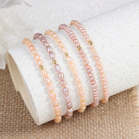 Bracelet Alien pour Femme en Perles d'Eau Douce Naturelles Délicates Superposées Grade AA Forme Riz, Palette de Couleurs, Perles Petites Extensibles