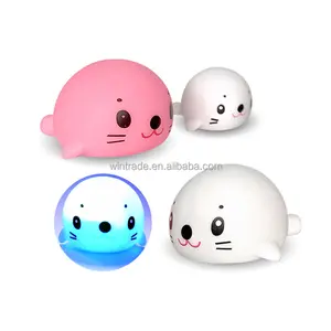 2022 Bathing Toy Floating Rubber Fish Bath Toy Light Up Ocean Animal 3 LED Light Seal Play With Kids
