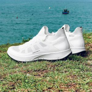 Chaussures de trail running de luxe blanches antidérapantes à lacets, super légères, pour le sport et la randonnée en extérieur - Product Image 2