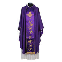 Chasuble catholique en polyester de qualité et étole brodée à la machine