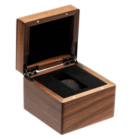 Boîte à montre simple en bois grain noyer avec fermeture magnétique, étui cadeau de présentation de montre avec logo personnalisé