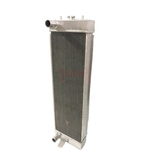 Pièces d'excavateur ZAX240-3, réservoir d'eau de refroidissement du radiateur 4650355 - Product Image 1