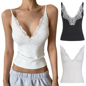 Camisole décontractée respirante et écologique pour femmes, coupe ajustée, col en V, bordure en dentelle, tricot côtelé - Product Image 1