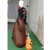 Décoration d'Halloween pour l'extérieur : Couple de squelettes avec plusieurs petites citrouilles gonflables et un fantôme citrouille pour jardin extérieur