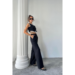 Chaleco Corto Negro con Ribete Asimétrico y Pantalón con Capucha, Talla XS, para Ropa de Casa - Product Image 2