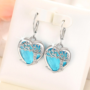 Orecchini Pendenti a Cuore Blu per Donne, Gioielli Eleganti Ispirati all'Oceano - Product Image 5