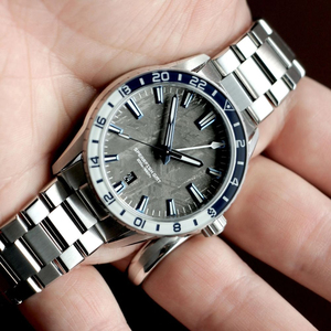 Reloj Swiss Sellita SW330-2 GMT con Esfera de Meteorito, Acero Endurecido 1200HV, Bisel de Cerámica 200M, Logotipo Personalizado, Fabricante de Relojes OEM ODM - Product Image 4